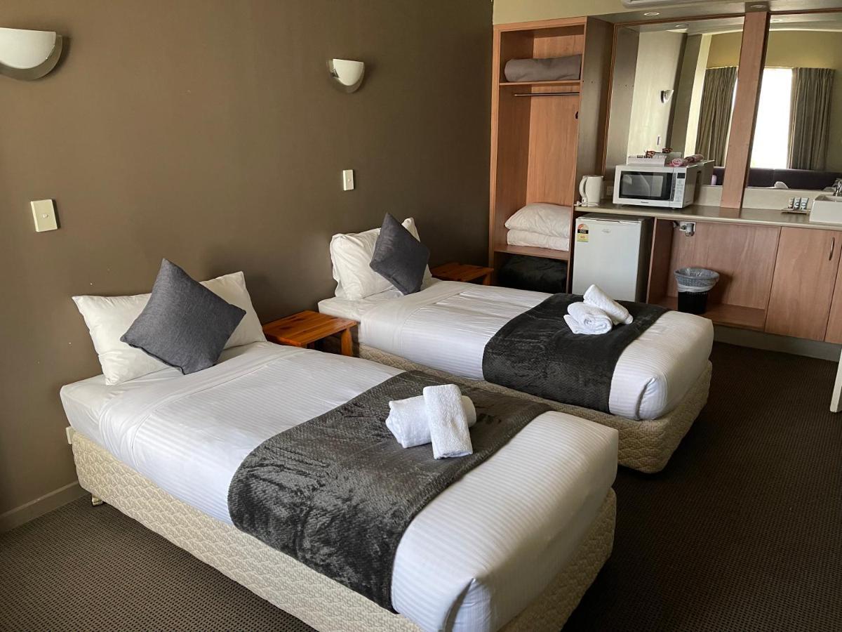The Astor Hotel Motel Goulburn Exterior foto